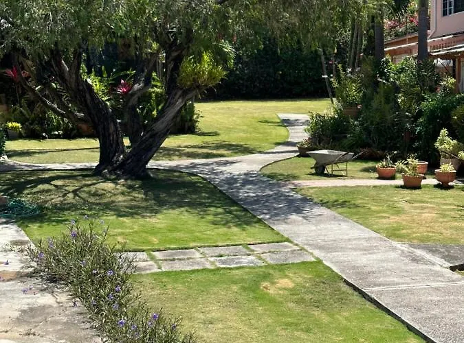 Sleeps2 - Private Pool - King Bed - Aircon Montego Bay