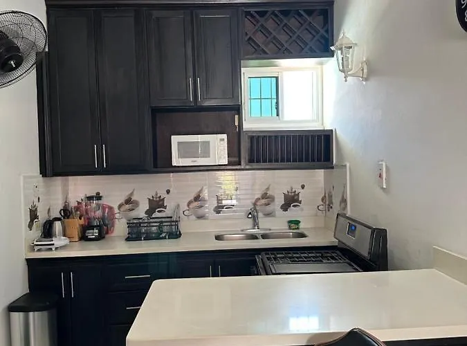 Sleeps2 - Private Pool - King Bed - Aircon * Montego Bay